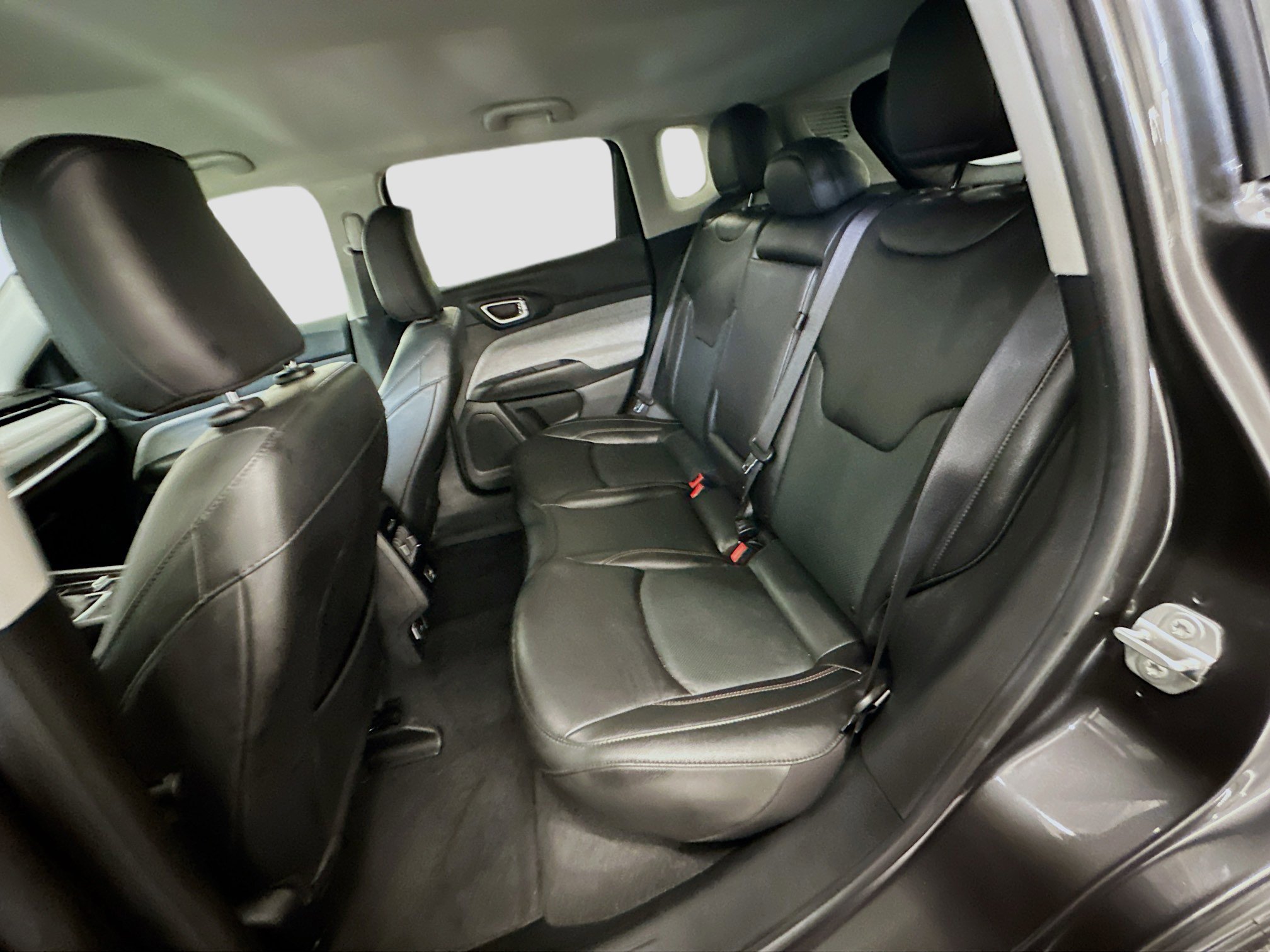 Used 2022 Jeep Compass Latitude image 28