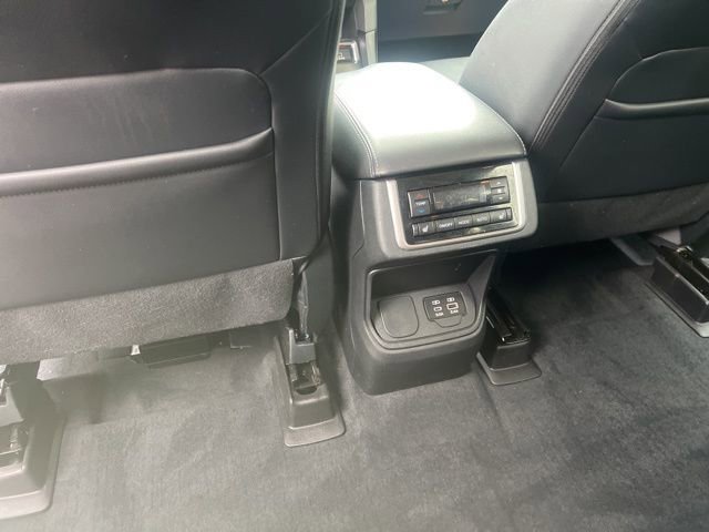 Used 2024 Subaru Ascent Limited AWD/4WD image 21