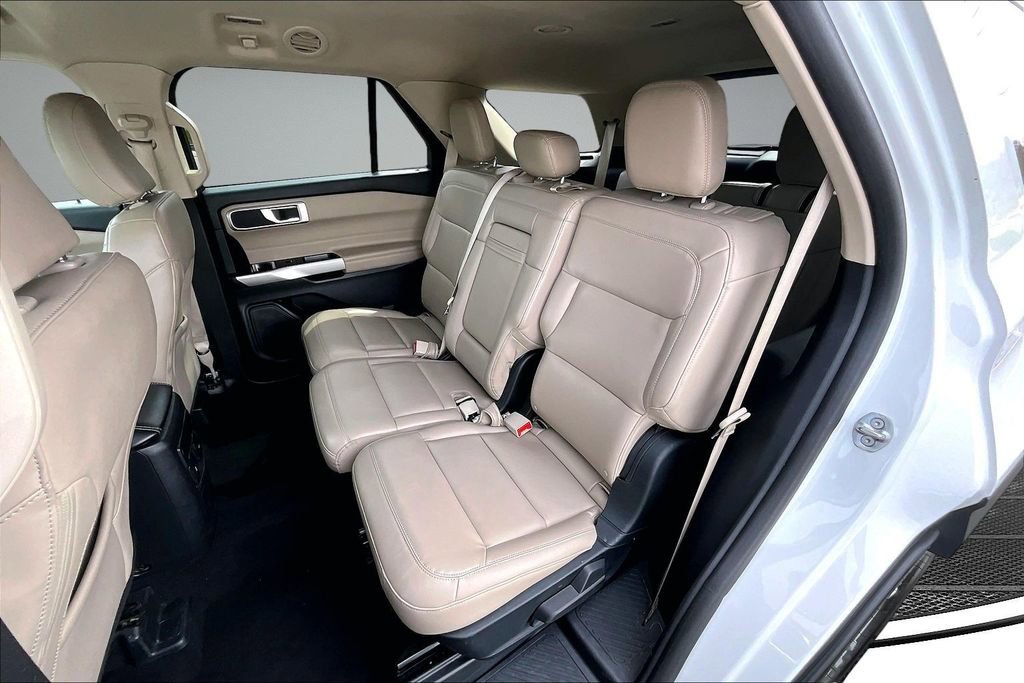 Used 2023 Ford Explorer XLT w/ Equipment Group 202A image 22