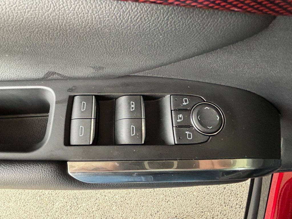 Used 2024 Chevrolet Traverse RS image 26