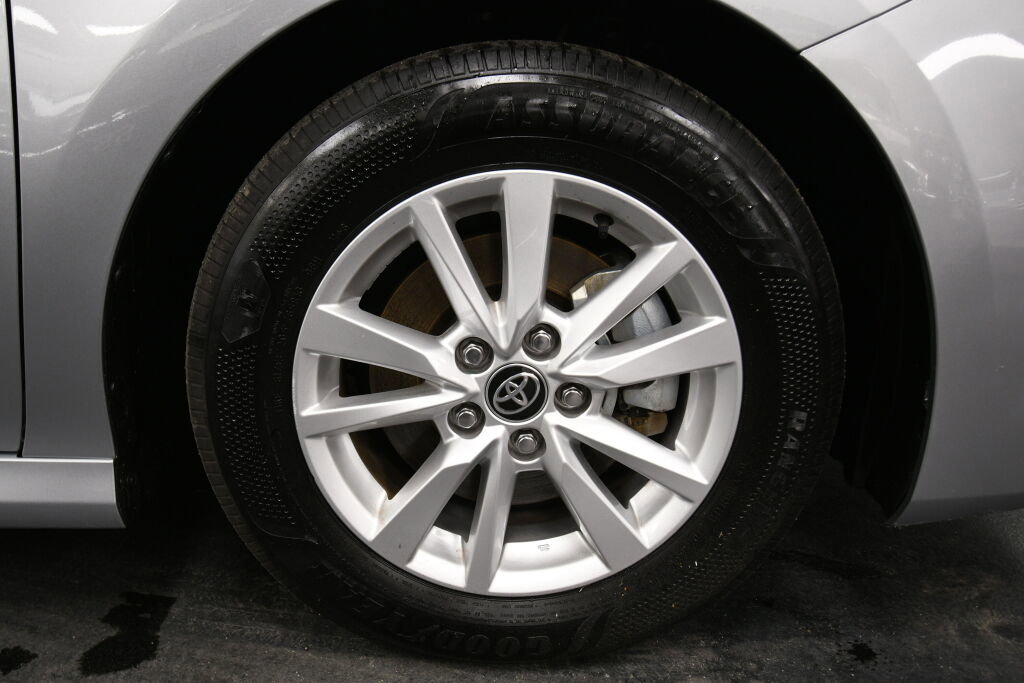 Certified 2025 Toyota Camry LE image 28