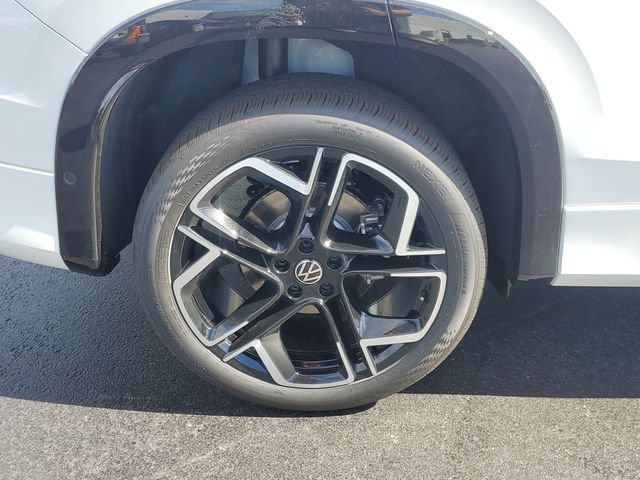 New 2026 Volkswagen Tiguan SEL R-Line AWD/4WD image 5