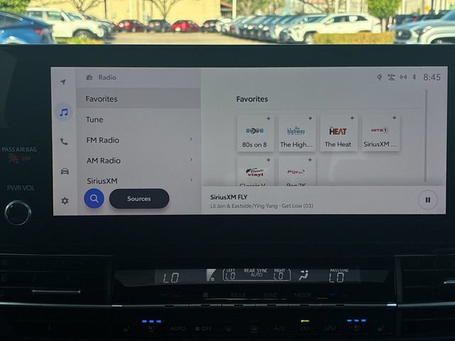 Used 2026 Toyota Sienna Limited FWD image 18