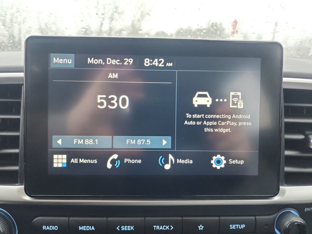 Used 2024 Hyundai Venue SEL image 16