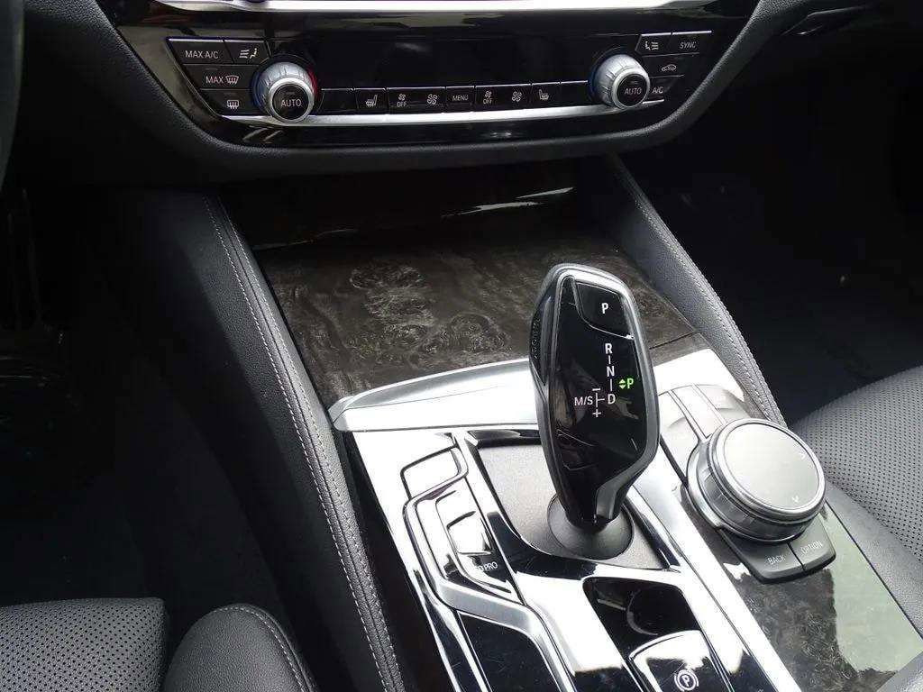 Used 2023 BMW 530i w/ M Sport Package RWD image 29