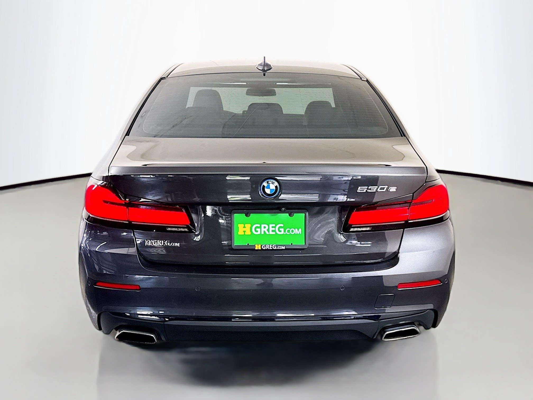 Used 2023 BMW 530e w/ Executive Package RWD image 8