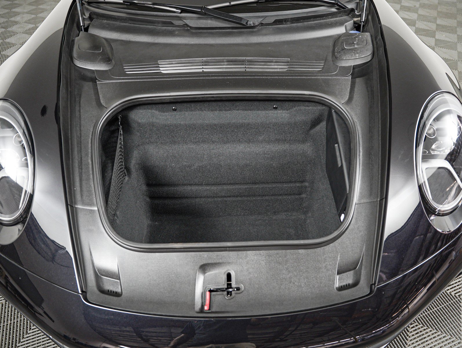 Certified 2022 Porsche 911 Carrera w/ Premium Package RWD image 26