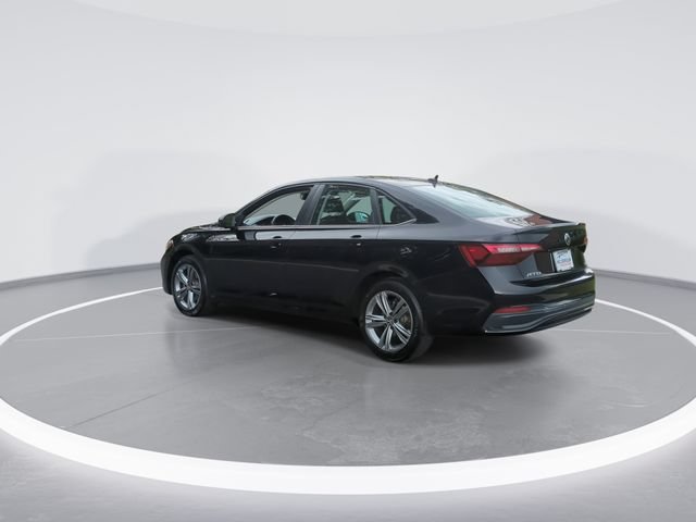 Used 2024 Volkswagen Jetta SE FWD image 6