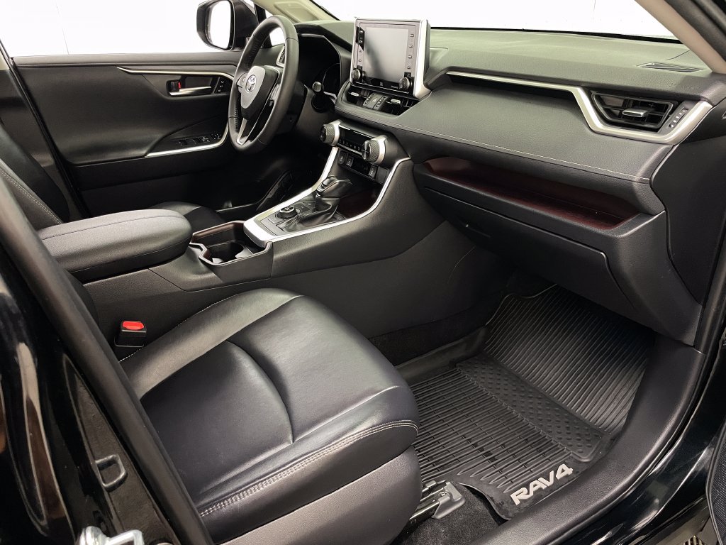 Used 2019 Toyota RAV4 Limited w/ Carpet Mat Package AWD/4WD image 36