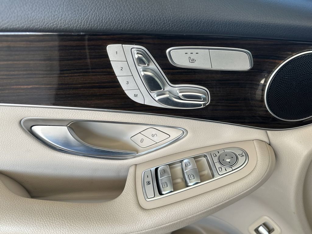 Used 2019 Mercedes-Benz GLC 300 image 11