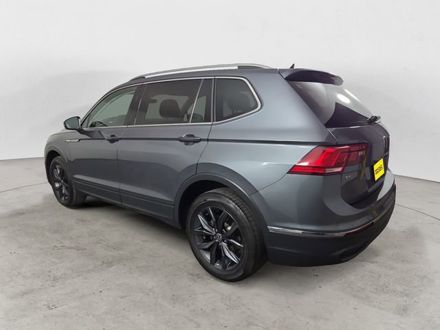Used 2023 Volkswagen Tiguan SE AWD/4WD image 3