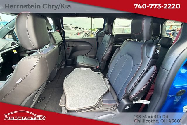 New 2027 Chrysler Pacifica Select FWD image 19