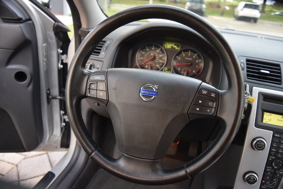 Used 2011 Volvo V50 T5 image 64