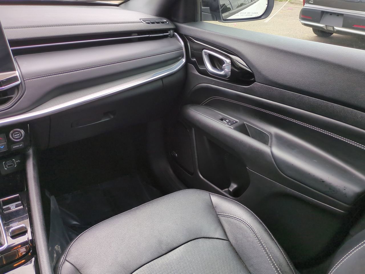 Used 2022 Jeep Compass High Altitude AWD/4WD image 17