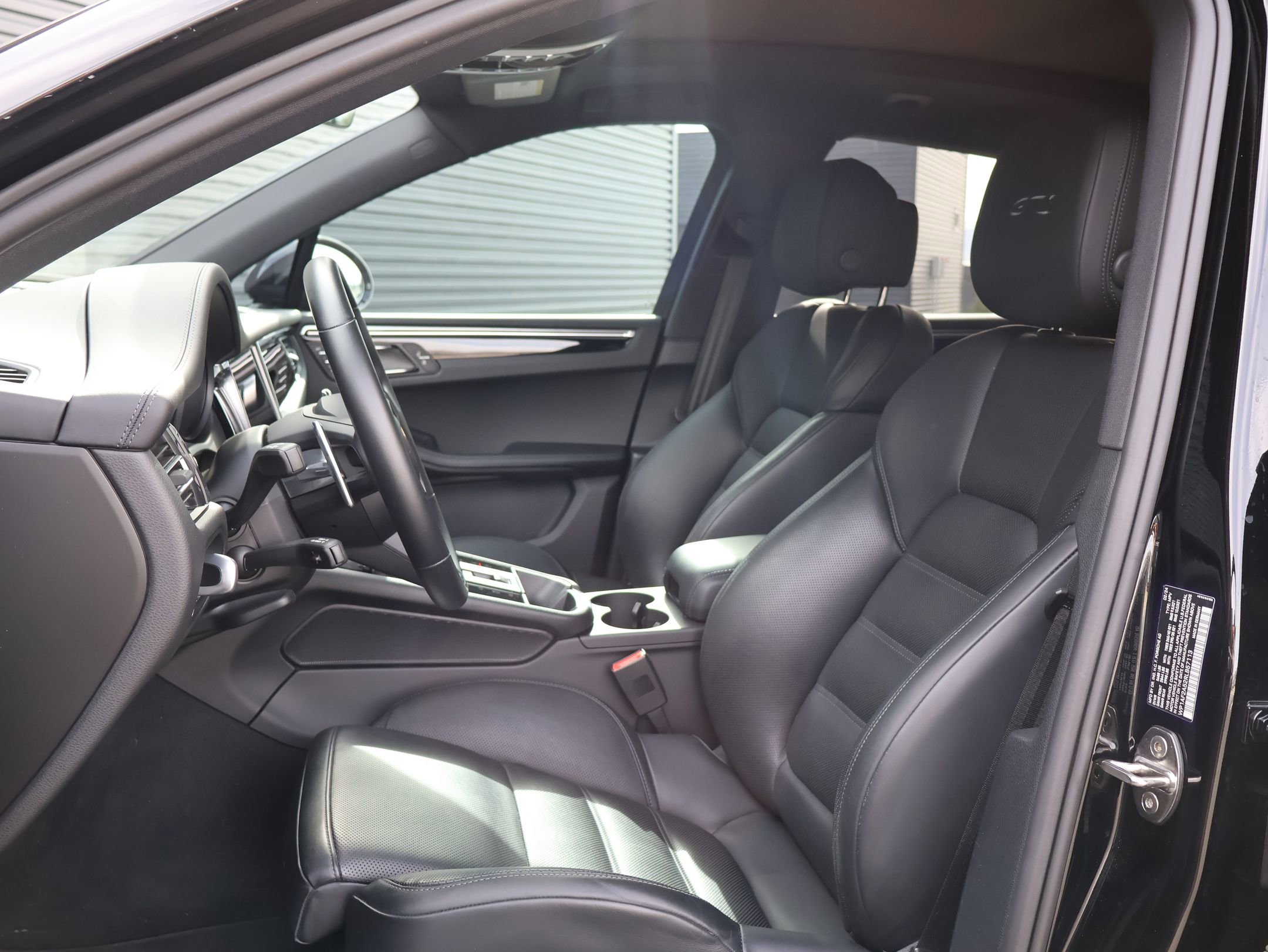 Certified 2024 Porsche Macan GTS image 5