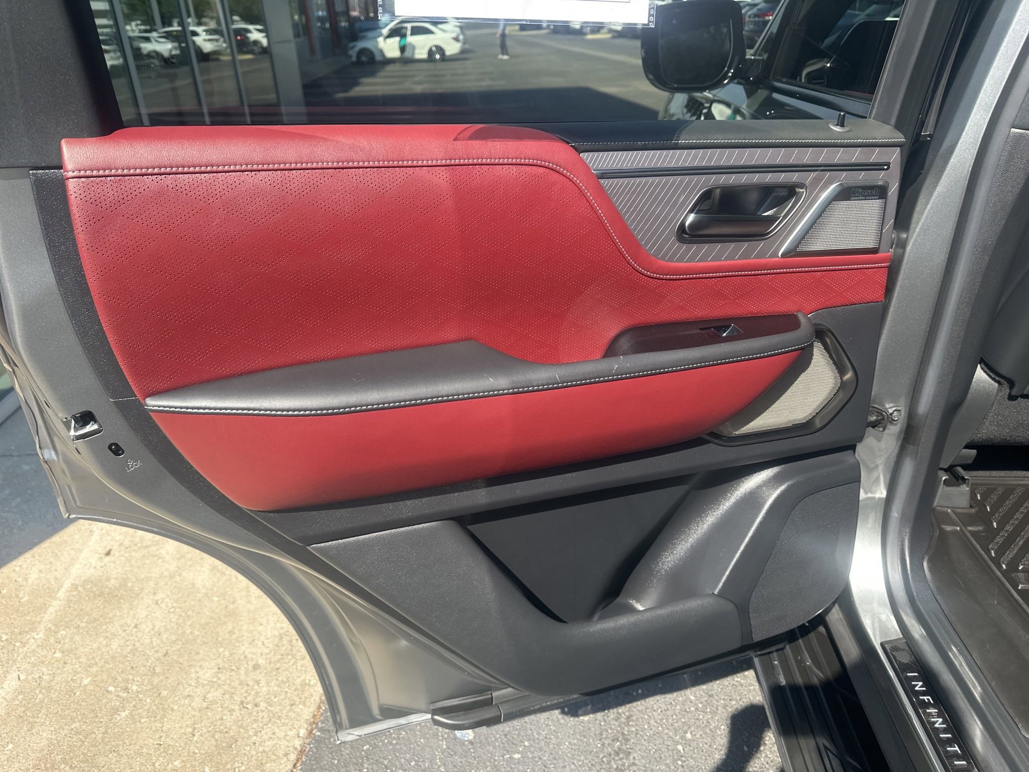 Used 2025 INFINITI QX80 Autograph w/ Autograph Exterior Package image 28