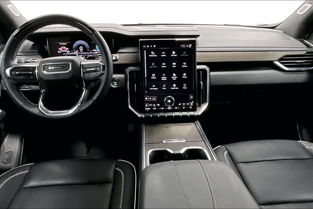 Used 2025 GMC Acadia Denali w/ Super Cruise Package FWD image 18
