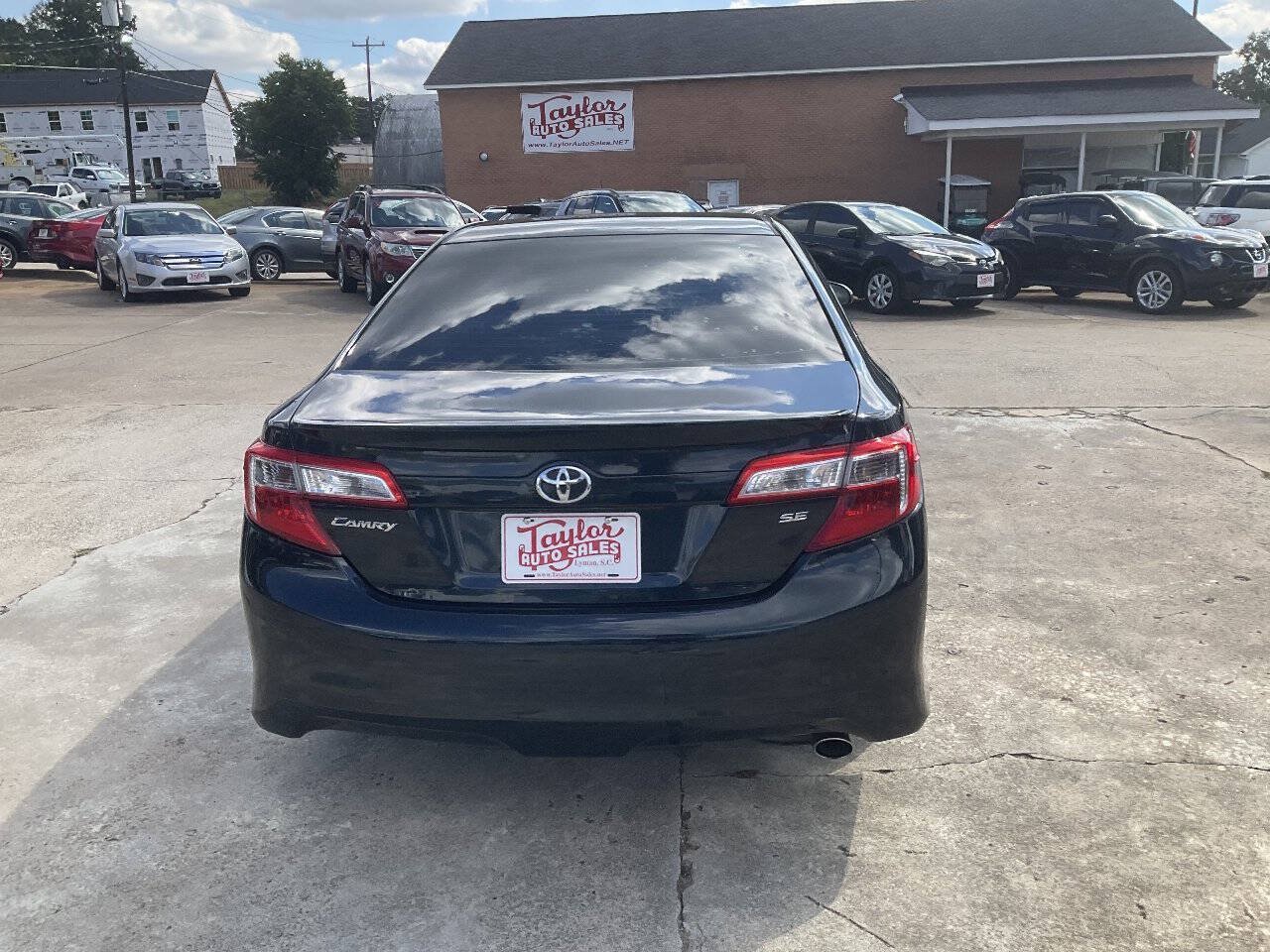 Used 2014 Toyota Camry SE FWD image 4