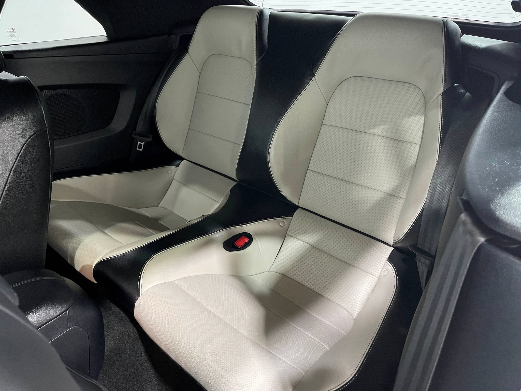 Used 2018 Ford Mustang GT Premium RWD image 29