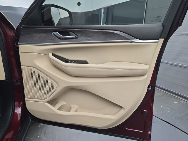 Used 2023 Jeep Grand Cherokee Limited w/ Trailer Tow Prep Group (B) image 44