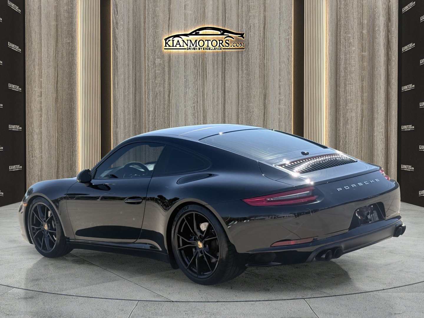 Used 2018 Porsche 911 Carrera RWD image 9