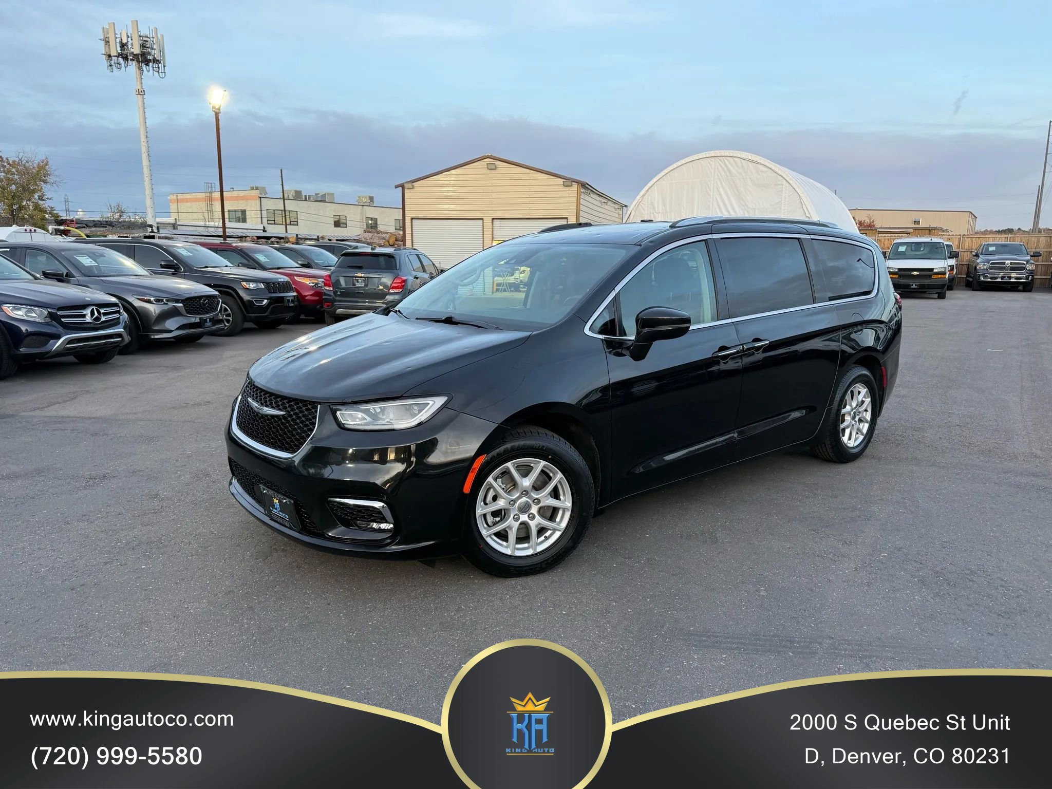 Used 2021 Chrysler Pacifica Touring-L image 1