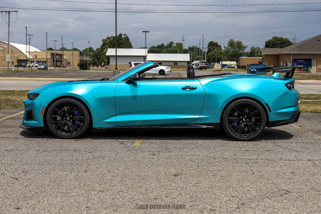 Used 2019 Chevrolet Camaro ZL1 RWD image 3