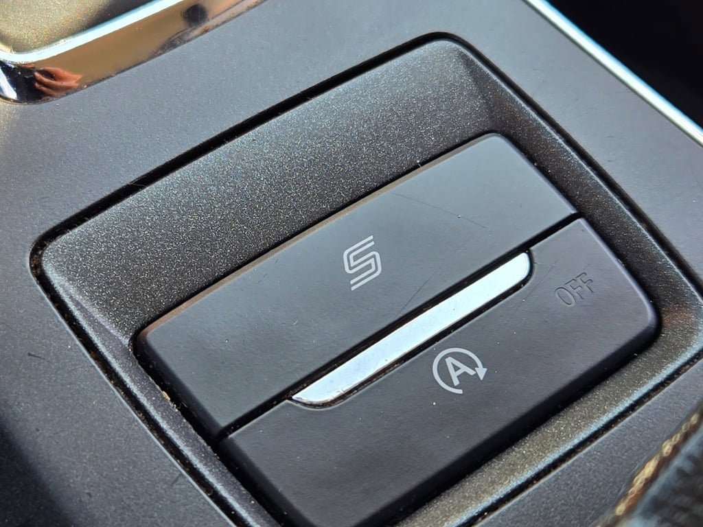 Used 2020 Ford Fusion SE w/ Equipment Group 151A image 26