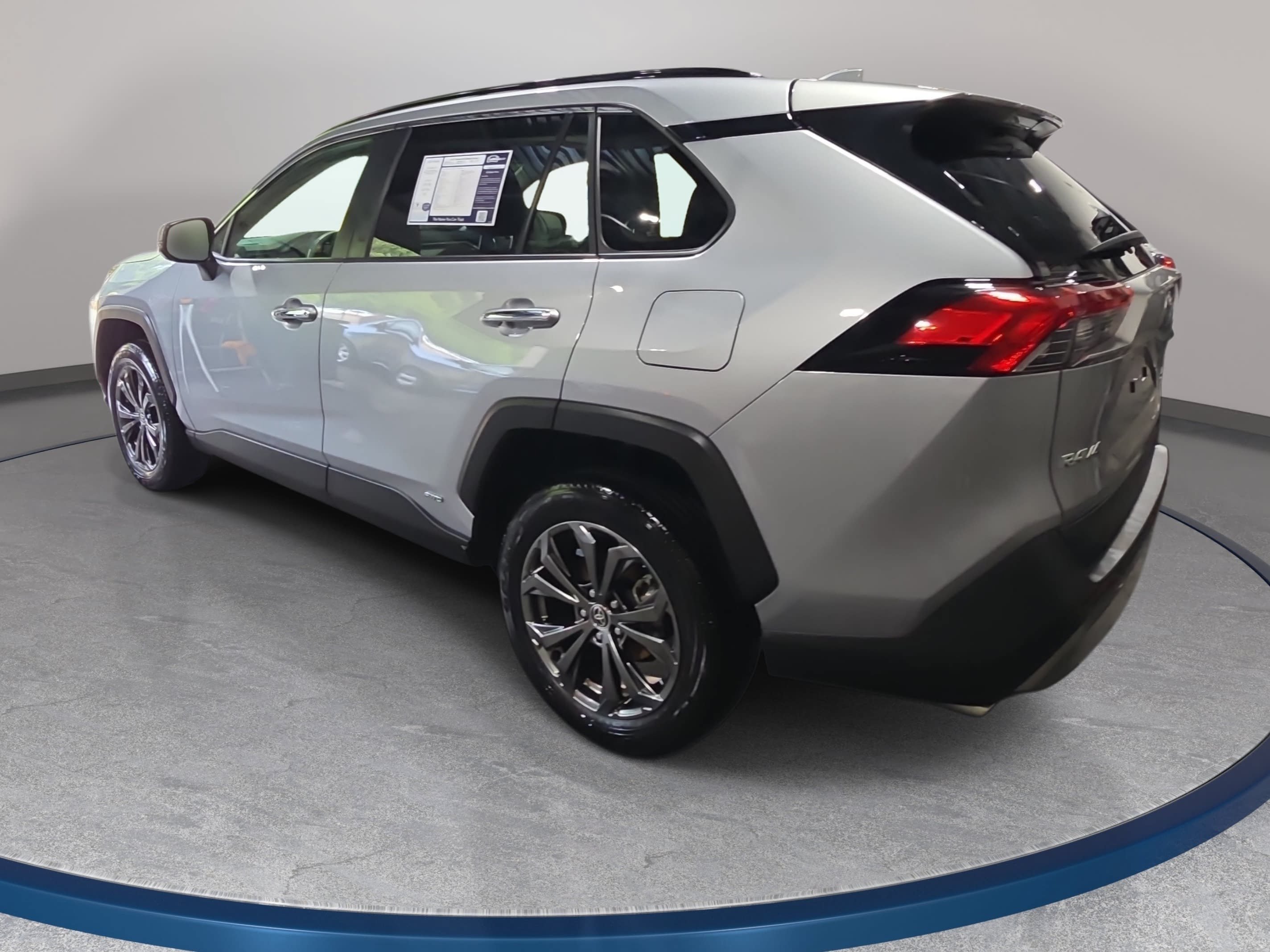 Used 2024 Toyota RAV4 Limited w/ Advanced Technology Package AWD/4WD image 7