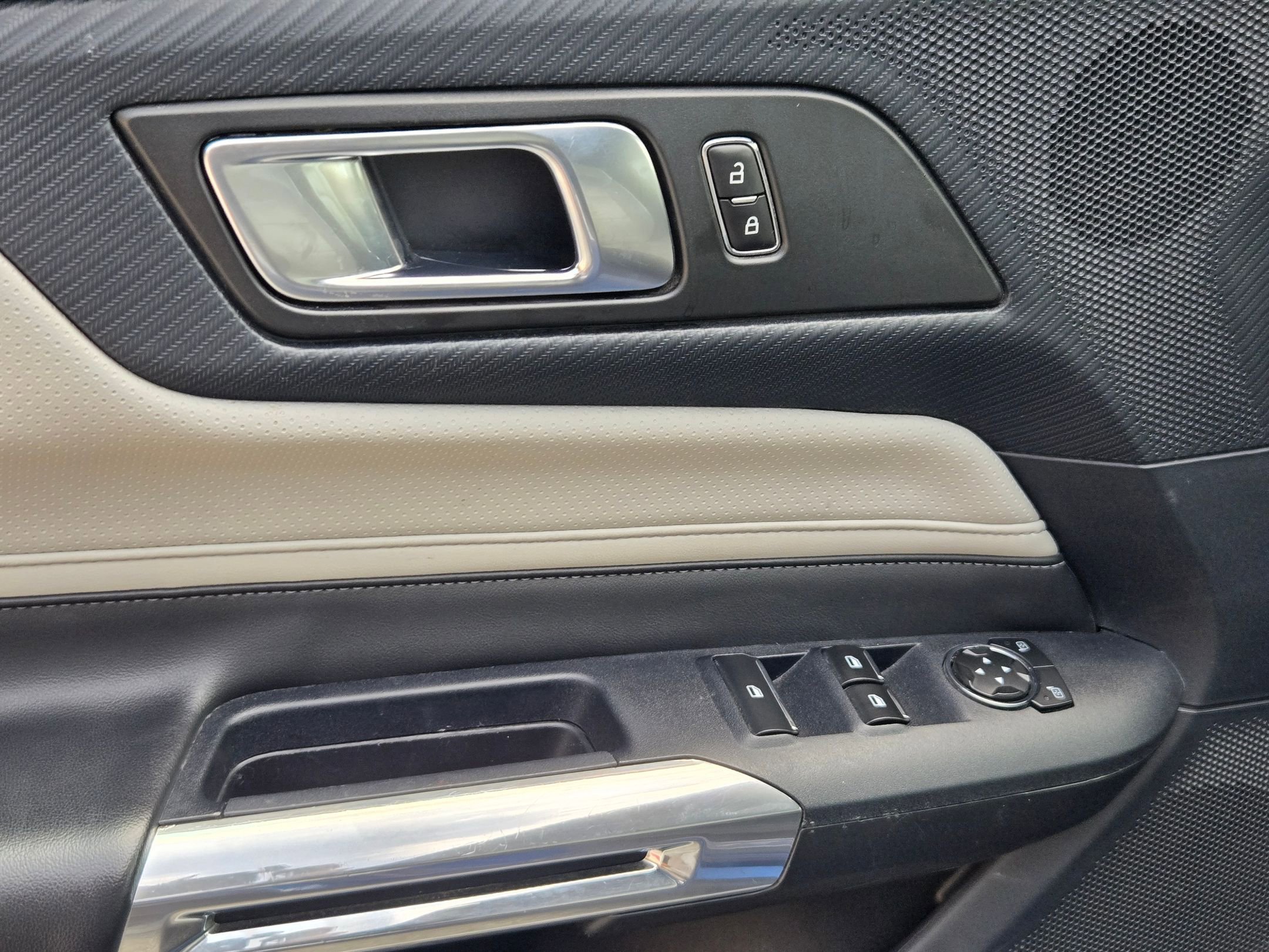 Used 2024 Ford Mustang Premium RWD image 11