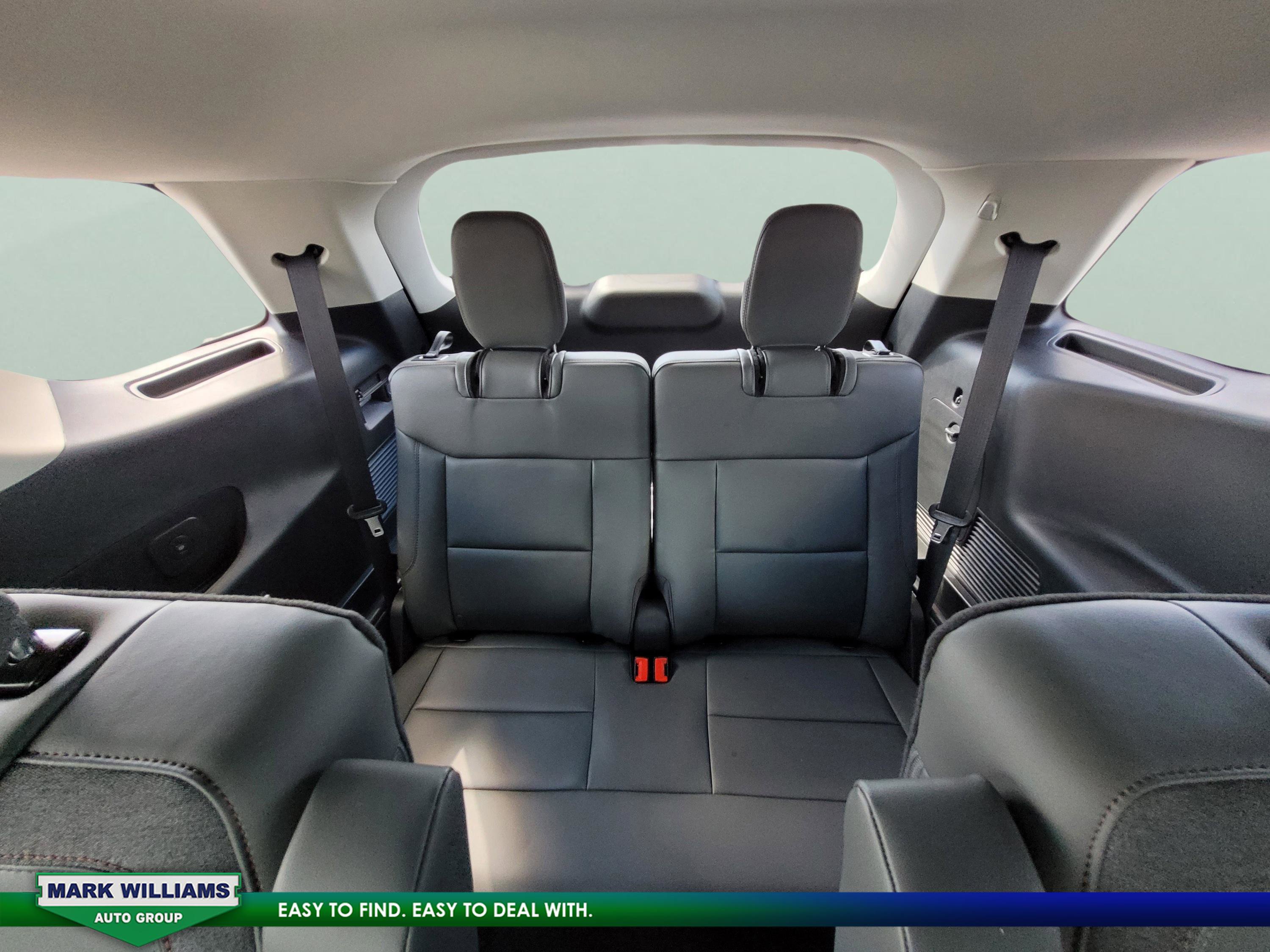 Used 2025 Ford Explorer Active w/ Active Comfort Package image 15