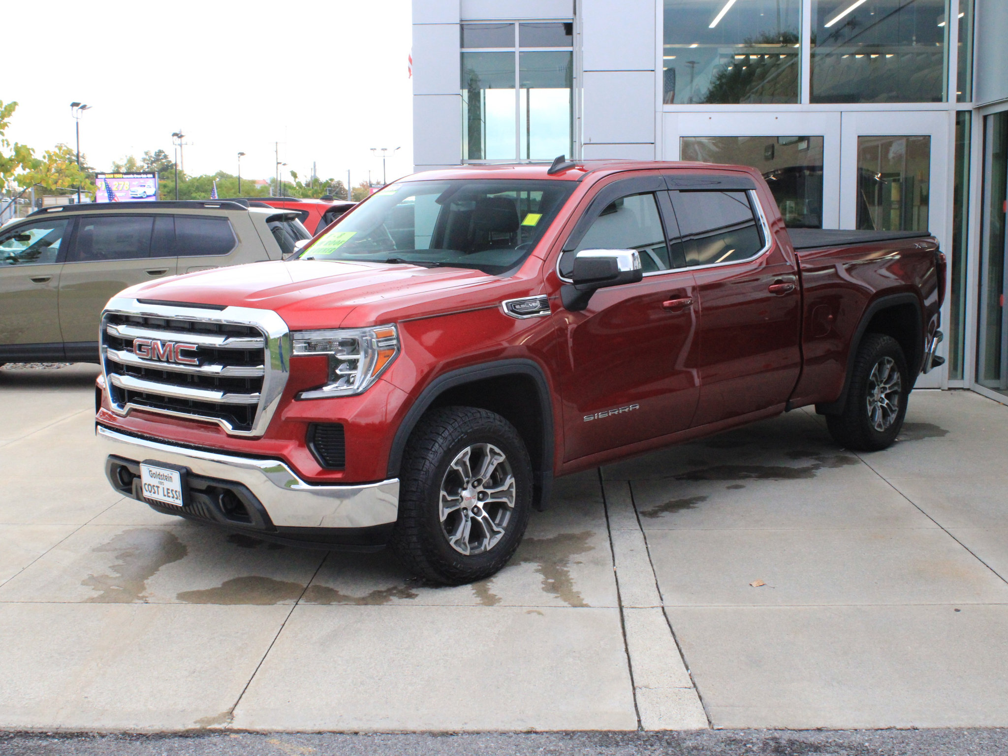 Used 2020 GMC Sierra 1500 SLE w/ SLE Value Package AWD/4WD image 3