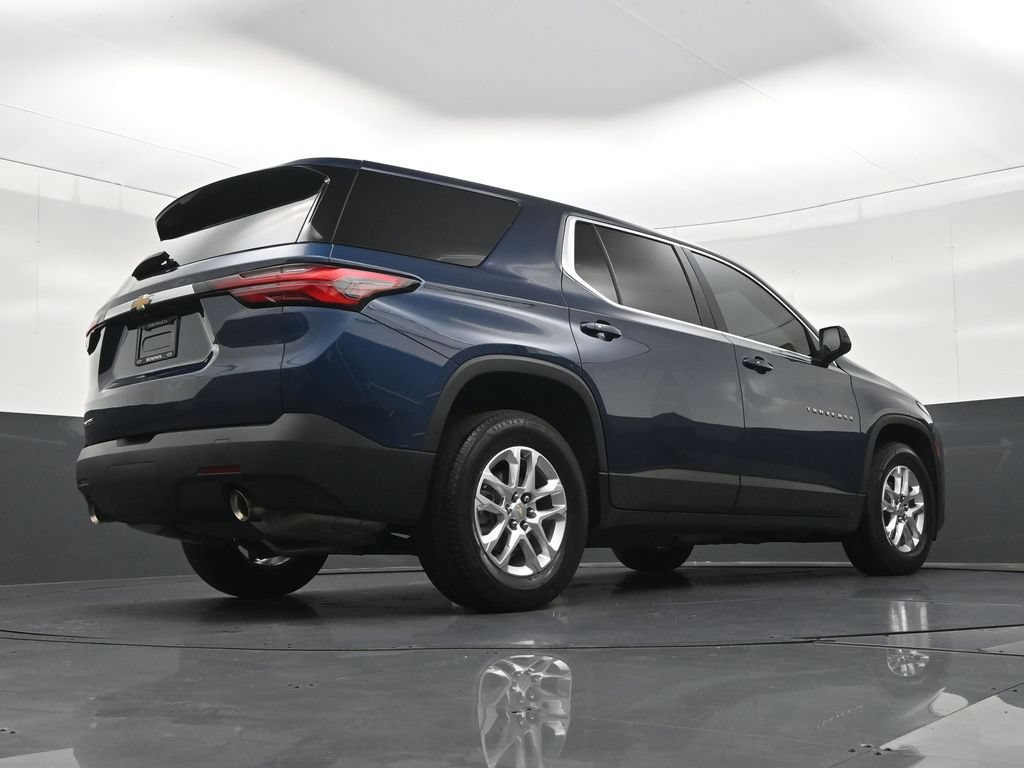 Used 2023 Chevrolet Traverse LS FWD image 28