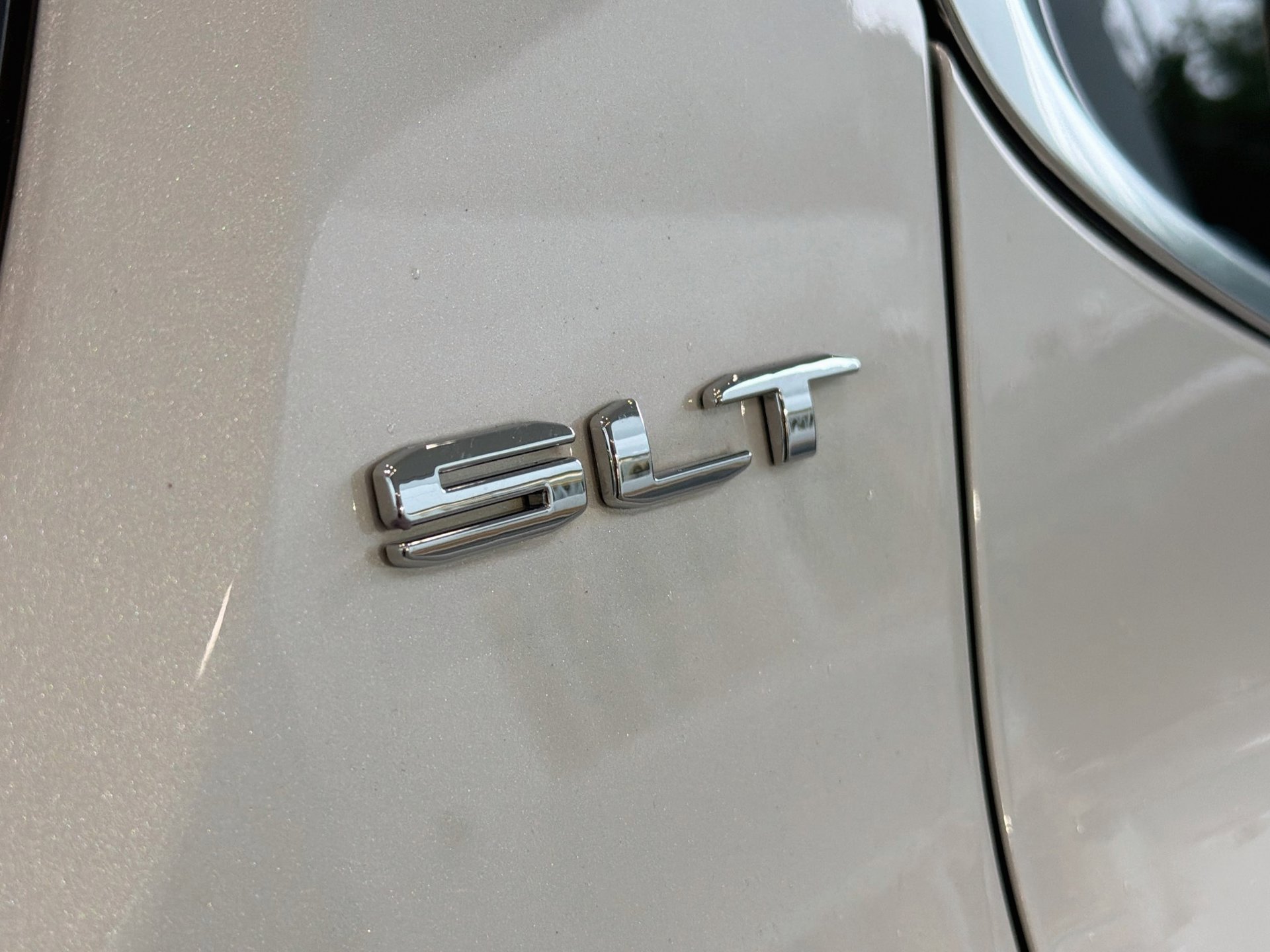 Used 2020 GMC Acadia SLT FWD image 11