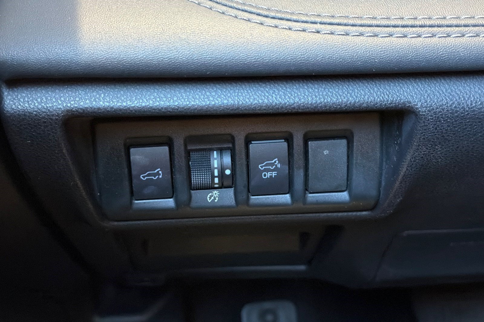 Used 2021 Subaru Outback Limited AWD/4WD image 36