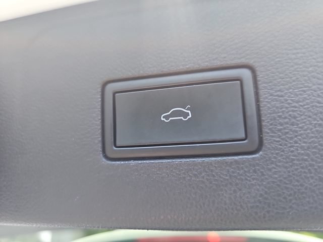 Used 2024 Volkswagen Atlas SE FWD image 14