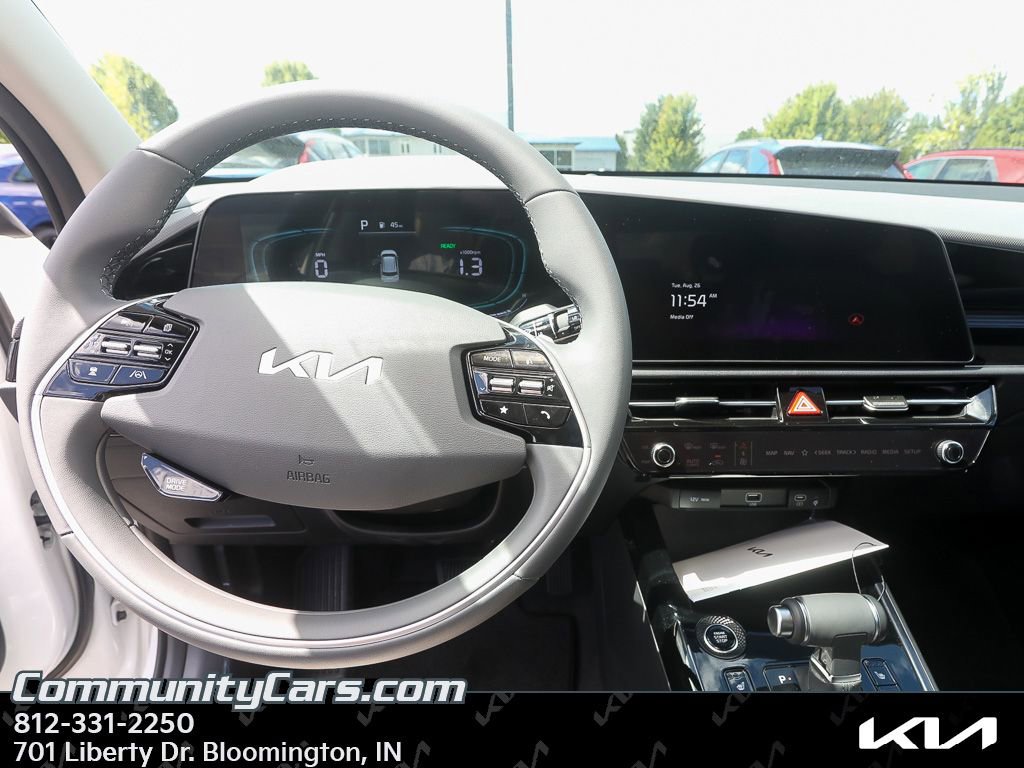 New 2025 Kia Niro EX image 11