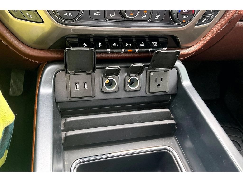 Used 2018 Chevrolet Silverado 2500 High Country AWD/4WD image 36