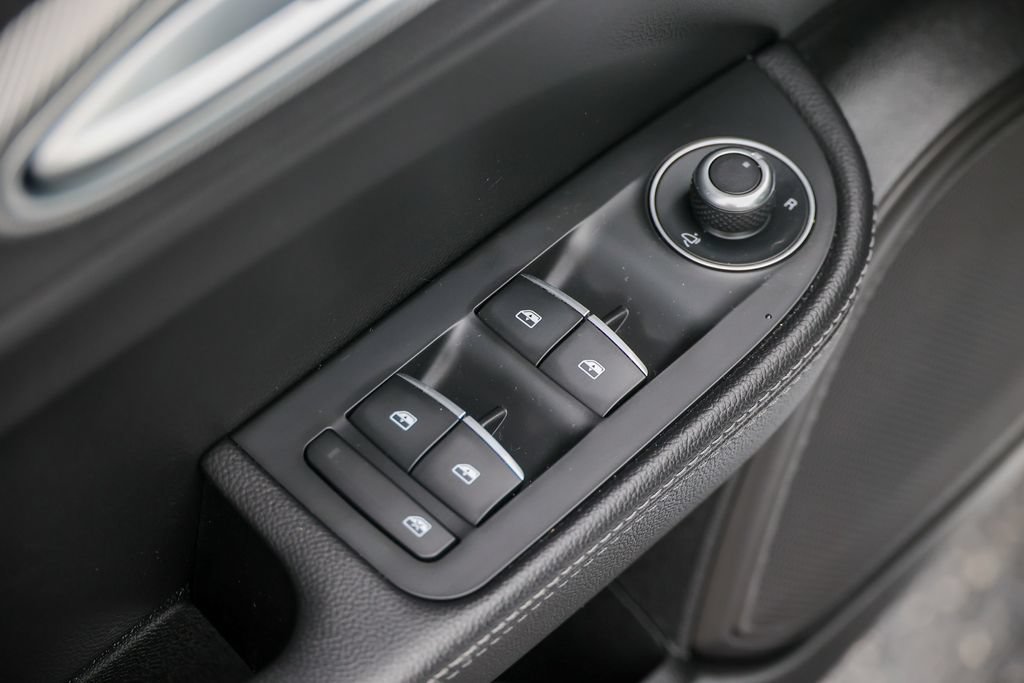 Used 2024 Alfa Romeo Giulia Ti AWD/4WD image 5