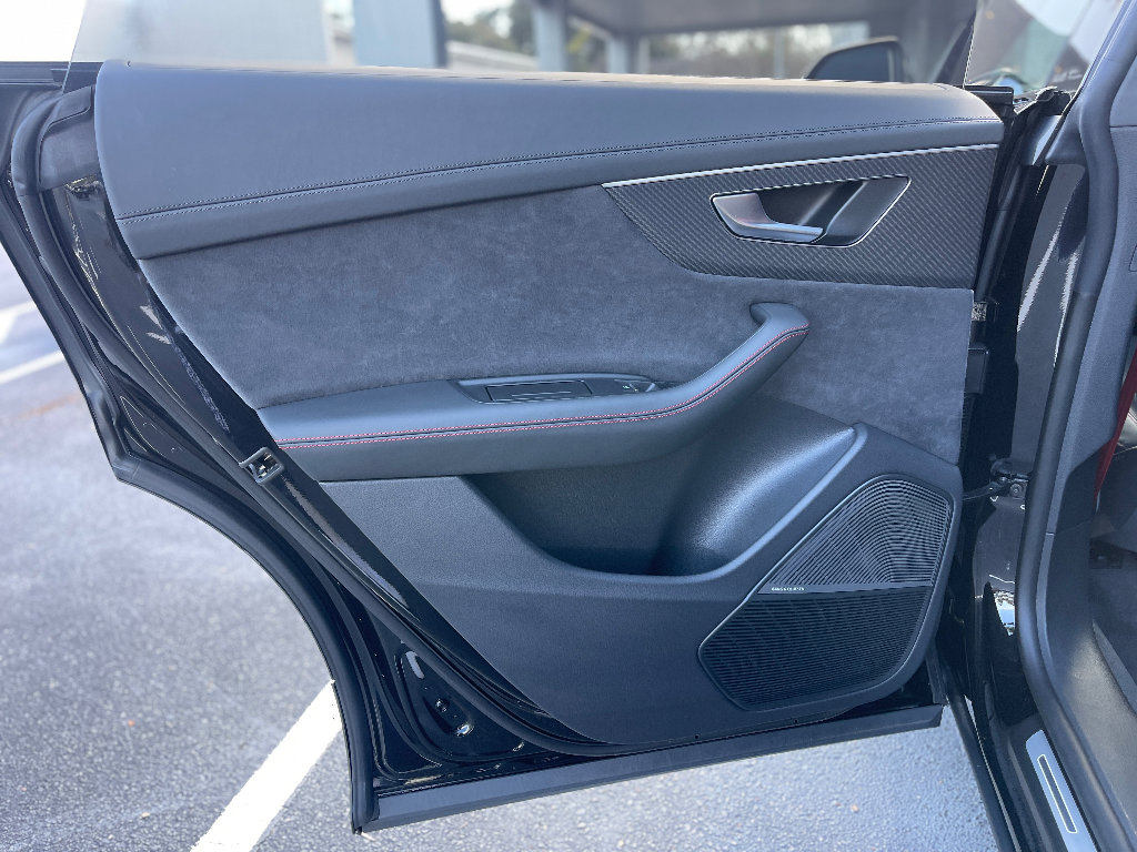 New 2026 Audi SQ8 Prestige image 36