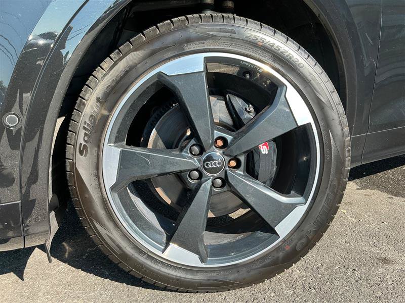 Used 2019 Audi SQ5 Prestige w/ Prestige Package AWD/4WD image 16