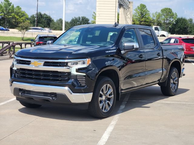 Used 2023 Chevrolet Silverado 1500 LT AWD/4WD image 3