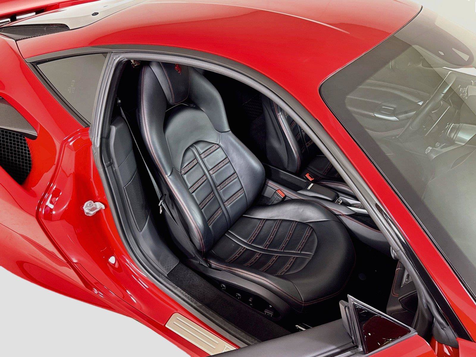 Used 2021 Ferrari F8 Tributo RWD image 27