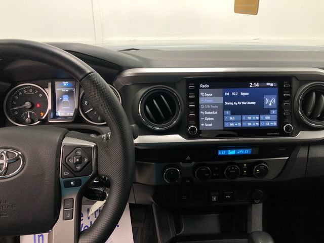 Used 2022 Toyota Tacoma SR5 AWD/4WD image 19