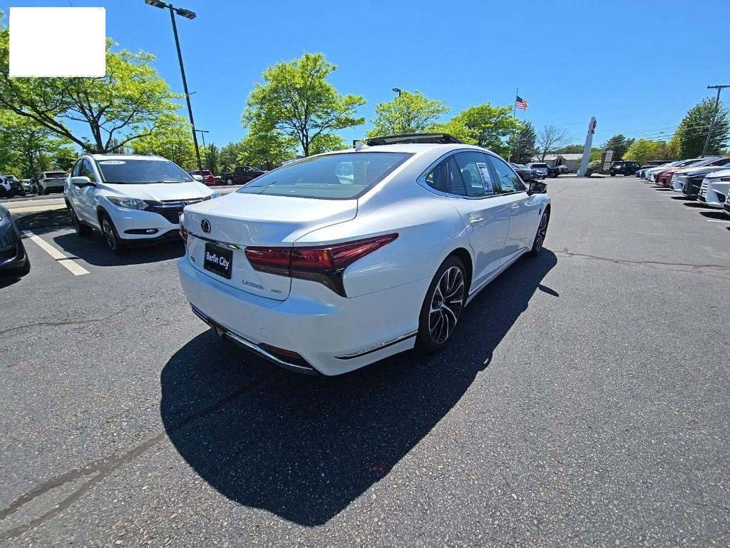 Used 2023 Lexus LS 500h AWD w/ Luxury Package image 10