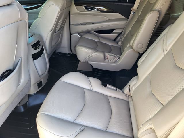 Used 2019 Cadillac Escalade Premium Luxury image 21