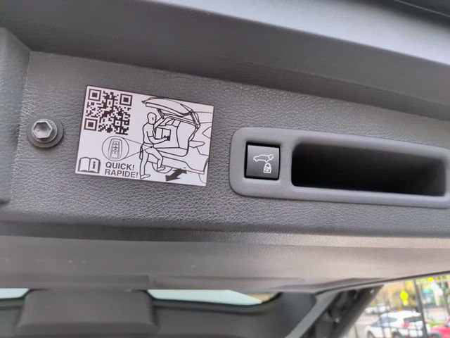 Certified 2023 Toyota Sienna XLE FWD image 15