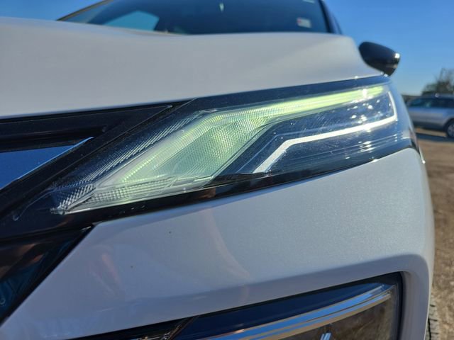 Used 2025 Nissan Rogue Platinum w/ Platinum Premium Package image 32