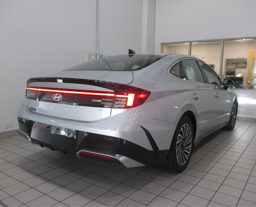 New 2025 Hyundai Sonata SEL FWD image 3