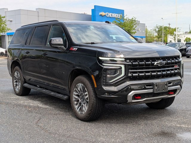 Used 2025 Chevrolet Suburban Z71 AWD/4WD video 3